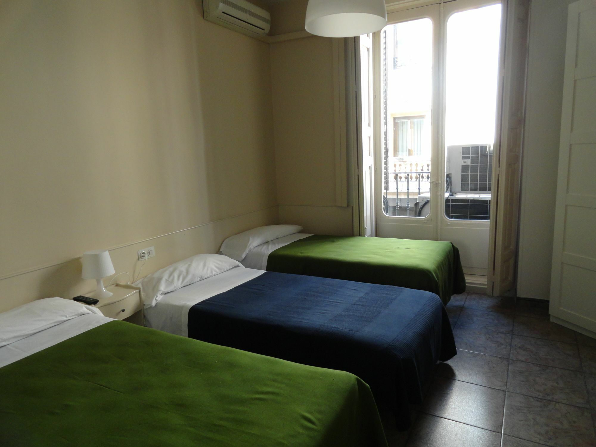 Hostal Alistana Madrid Exterior foto