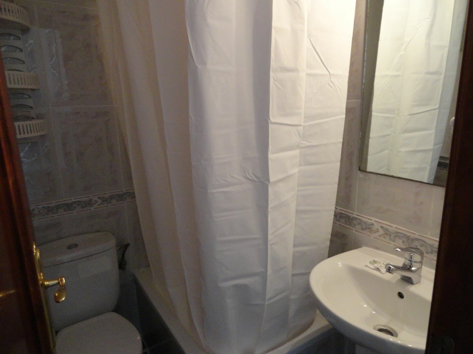 Hostal Alistana Madrid Exterior foto
